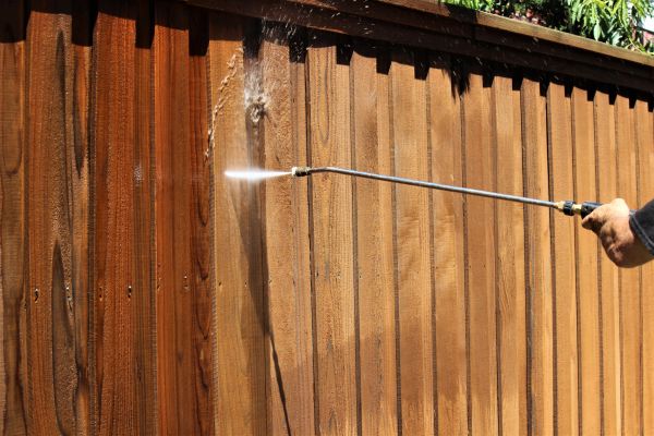 Fence Cleaning in Franklin