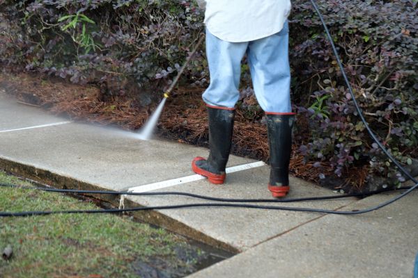 Sidewalk Washing in Franklin