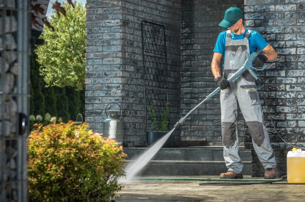 Cost of Outside House Cleaning in Franklin