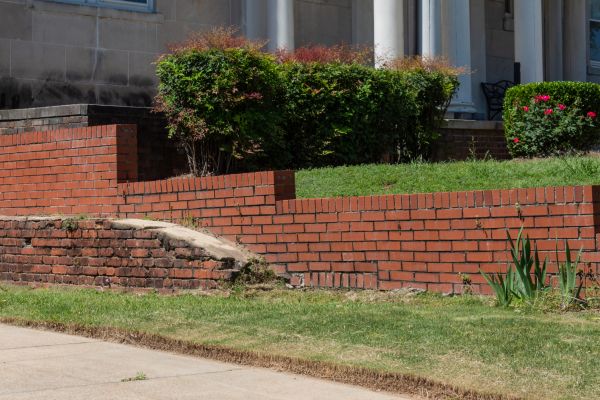Retaining Wall Cleaning in Franklin